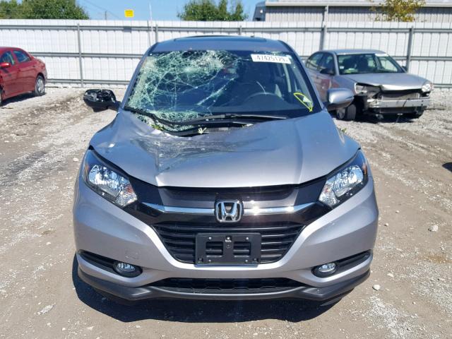 3CZRU6H56HG701769 - 2017 HONDA HR-V EX SILVER photo 9