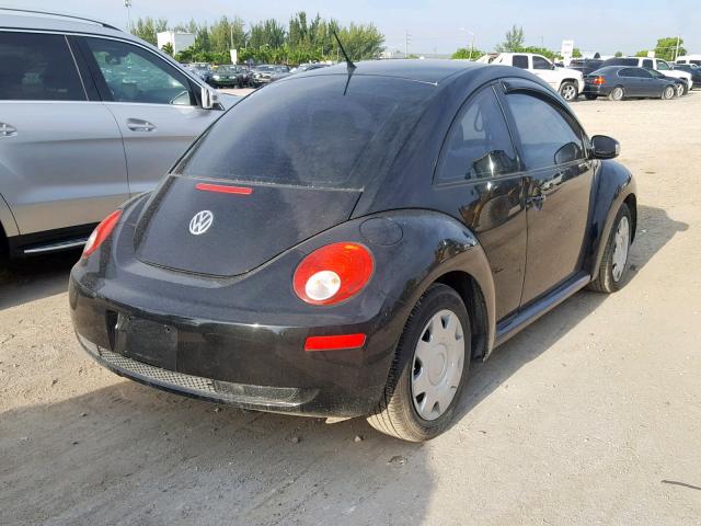 3VWPG3AG1AM009583 - 2010 VOLKSWAGEN NEW BEETLE შავი ფოტო 4