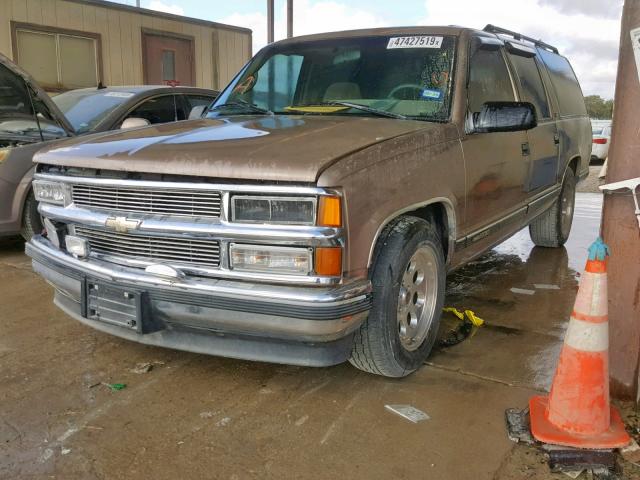 1GKEC16K9SJ747464 - 1995 CHEVROLET GMC SUBURBAN C1500  photo 2