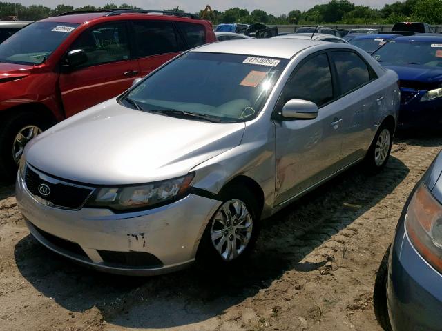 KNAFU4A28D5647094 - 2013 KIA FORTE EX SILVER photo 2