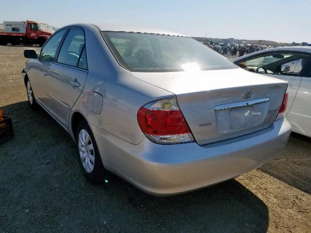 4T1BE32K25U981289 - 2005 TOYOTA CAMRY LE SILVER photo 3