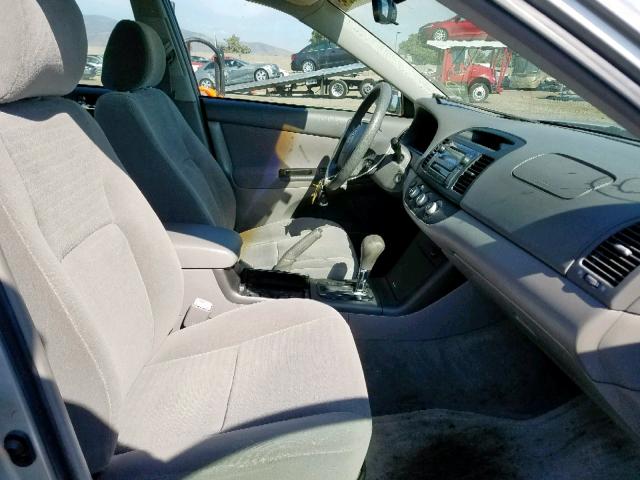 4T1BE32K25U981289 - 2005 TOYOTA CAMRY LE SILVER photo 5