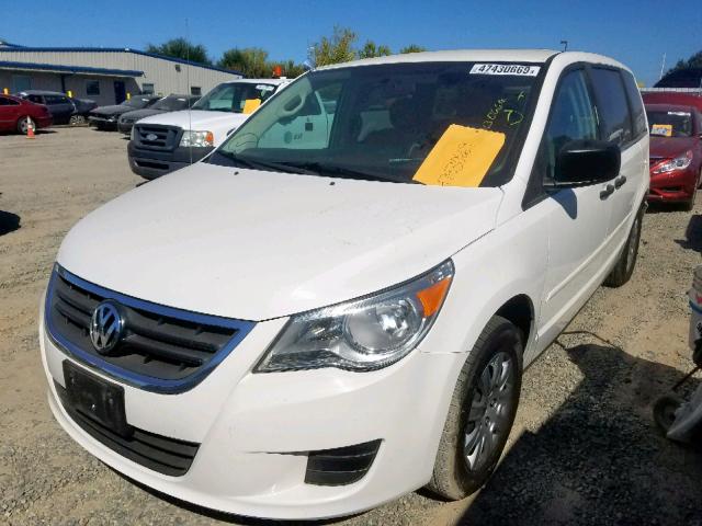 2V8HW44119R574772 - 2009 VOLKSWAGEN ROUTAN S WHITE photo 2