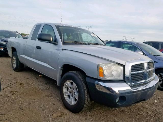 1D7HE42K05S308328 - 2005 DODGE DAKOTA SLT SILVER photo 1