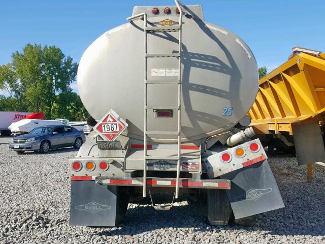 1BN2T43258B010102 - 2008 BEAL TANKER SILVER photo 5