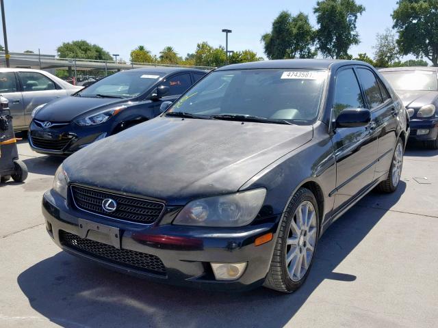 JTHBD192530072936 - 2003 LEXUS IS 300 BLACK photo 2