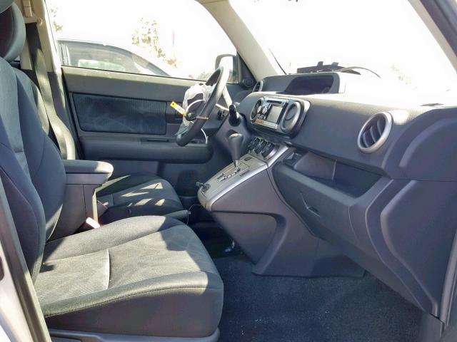 JTLZE4FE2B1118894 - 2011 TOYOTA SCION XB Silber Foto 5