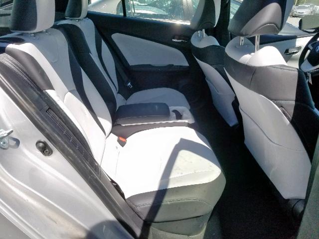 JTDKARFP9H3006128 - 2017 TOYOTA PRIUS PRIM 银色 照片 6