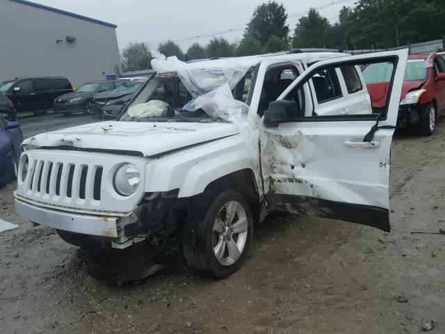 1C4NJRCB4ED632651 - 2014 JEEP PATRIOT LI WHITE photo 2