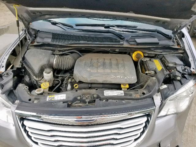 2C4RC1BG6DR809268 - 2013 CHRYSLER TOWN & COU SILVER photo 7