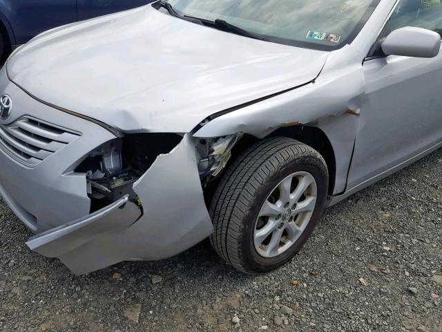 4T1BE46K57U520302 - 2007 TOYOTA CAMRY NEW SILVER photo 9