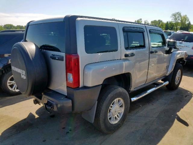 5GTDN13E078151635 - 2007 HUMMER H3 GRAY photo 4