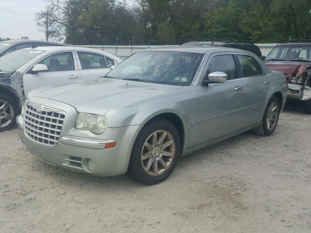 2C3KA63H66H226532 - 2006 CHRYSLER 300C SILVER photo 2