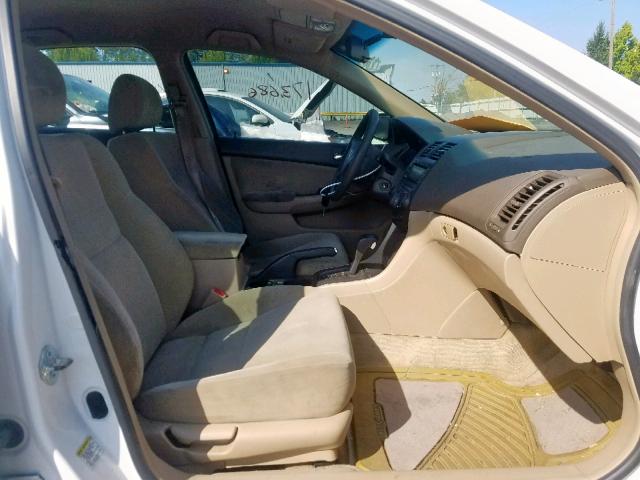 1HGCM56417A002998 - 2007 HONDA ACCORD LX WHITE photo 5