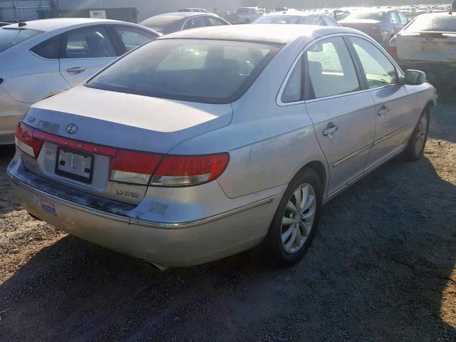 KMHFC46FX6A056076 - 2006 HYUNDAI AZERA SE SILVER photo 4