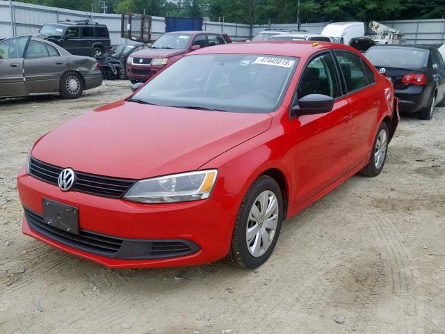 3VW2K7AJXEM393090 - 2014 VOLKSWAGEN JETTA BASE RED photo 2