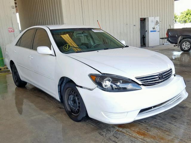 4T1BE32K06U685043 - 2006 TOYOTA CAMRY LE WHITE photo 1