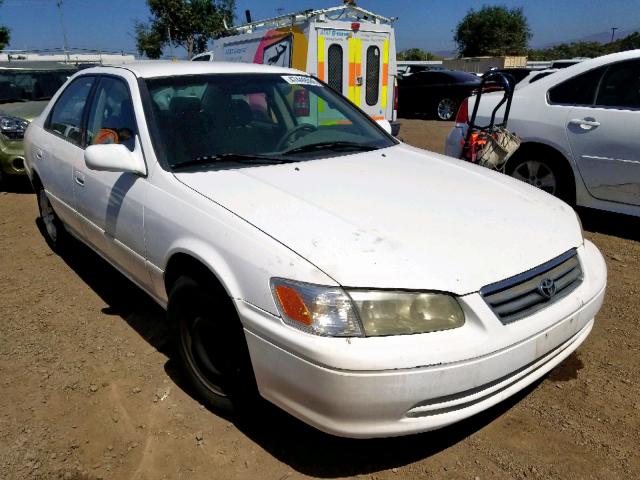 JT2BG22K7Y0463496 - 2000 TOYOTA CAMRY CE WHITE photo 1