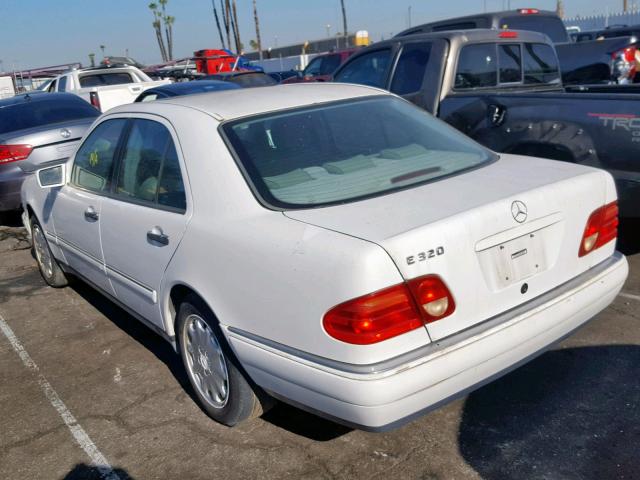 WDBJF65H7XA803346 - 1999 MERCEDES-BENZ E 320 WHITE photo 3