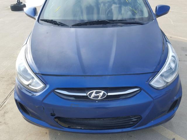 KMHCT5AE1GU270168 - 2016 HYUNDAI ACCENT SE BLUE photo 7