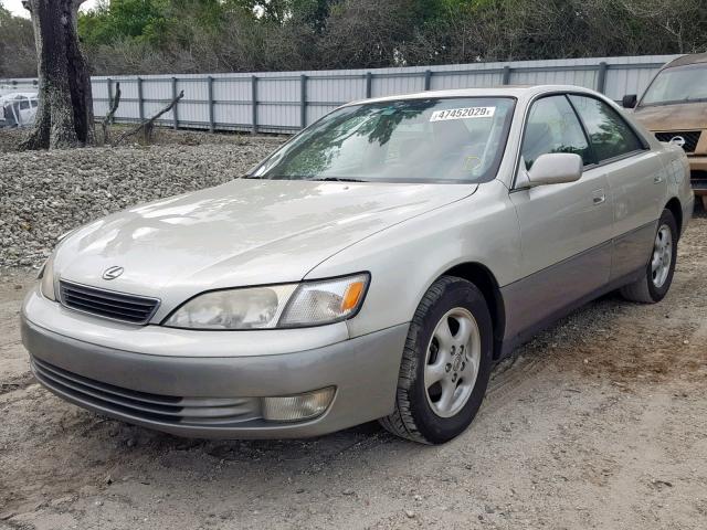 JT8BF28GXW5022702 - 1998 LEXUS ES 300 GOLD photo 2