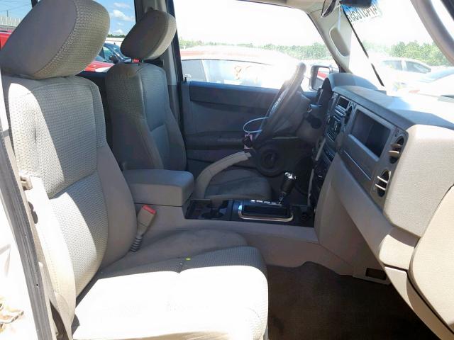 1J8HH48N56C215571 - 2006 JEEP COMMANDER WHITE photo 5