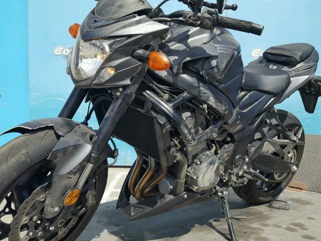 JS1C533D1J2100168 - 2018 SUZUKI GSX-S750 GRAY photo 9