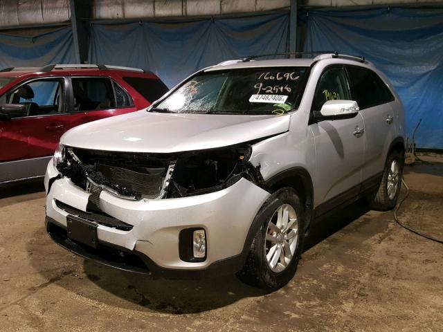 5XYKT3A6XEG508210 - 2014 KIA SORENTO LX SILVER photo 2