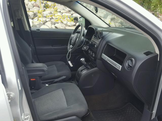 1C4NJDBB0ED630190 - 2014 JEEP COMPASS SP ვერცხლისფერი ფოტო 5