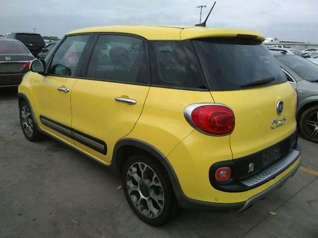 ZFBCFADH2EZ022945 - 2014 FIAT 500L TREKK YELLOW photo 3