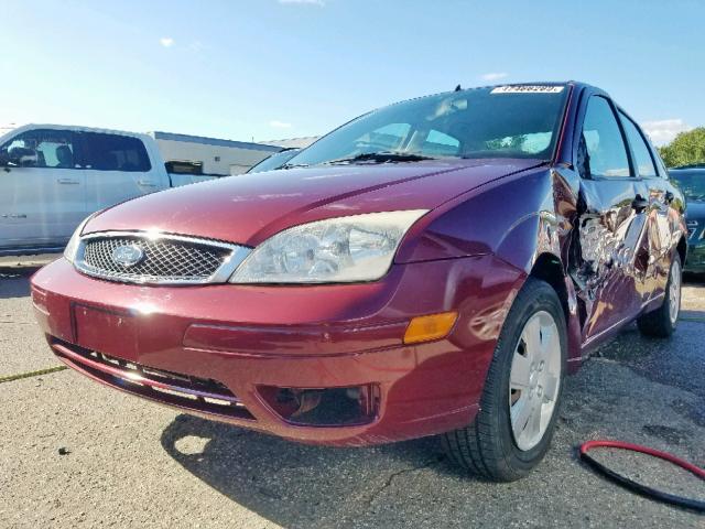 1FAHP34N86W122624 - 2006 FORD FOCUS ZX4 MAROON photo 2