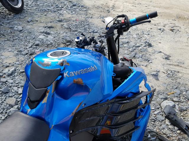 JKBZXNE17CA000910 - 2012 KAWASAKI ZX1400 EC BLUE photo 5