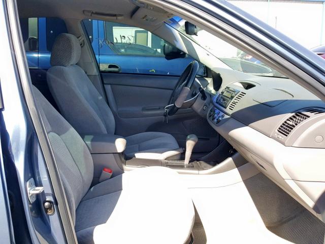 4T1BE32K24U844285 - 2004 TOYOTA CAMRY LE 蓝色 照片 5