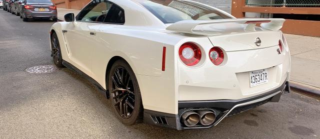 JN1AR5EF7KM750045 - 2019 NISSAN GT-R PURE WHITE photo 3