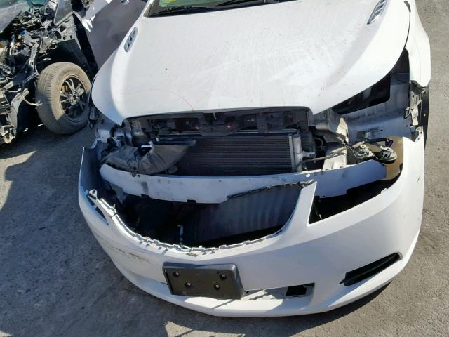 1G4GB5EG4AF147377 - 2010 BUICK LACROSSE C WHITE photo 9