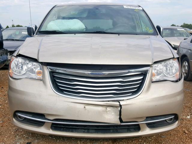 2C4RC1CG5ER225685 - 2014 CHRYSLER TOWN & COU GOLD photo 9