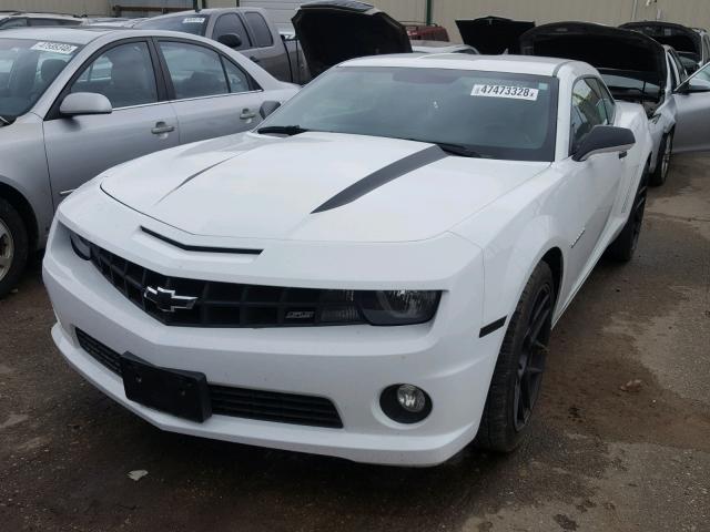 2G1FJ1EJXD9227795 - 2013 CHEVROLET CAMARO SS WHITE photo 2