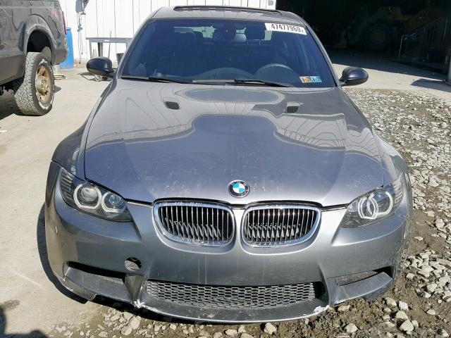 WBSPM9C58BE202551 - 2011 BMW M3 GRAY photo 9