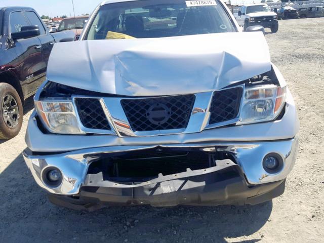 1N6AD07U18C413103 - 2008 NISSAN FRONTIER C SILVER photo 7