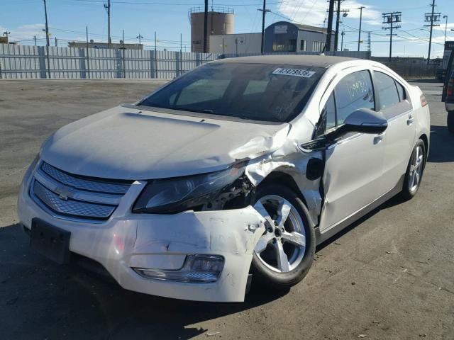 1G1RC6E41BU102585 - 2011 CHEVROLET VOLT CREAM photo 2