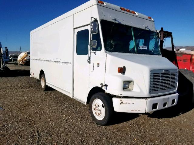 4UZA4FAD2YCG92882 - 2000 FREIGHTLINER CHASSIS M WHITE photo 1