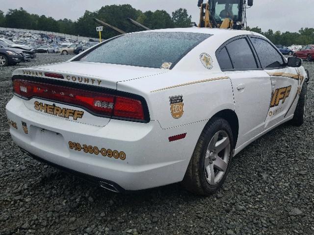 2C3CDXAT9DH547843 - 2013 DODGE CHARGER PO WHITE photo 4