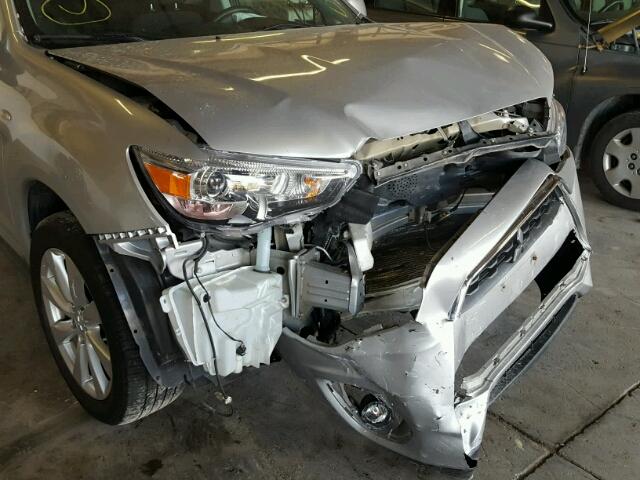 4A4AP4AU1DE010966 - 2013 MITSUBISHI OUTLANDER SILVER photo 9