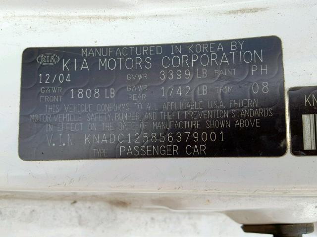 KNADC125856379001 - 2005 KIA RIO WHITE photo 10