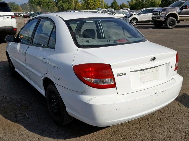 KNADC125856379001 - 2005 KIA RIO WHITE photo 3