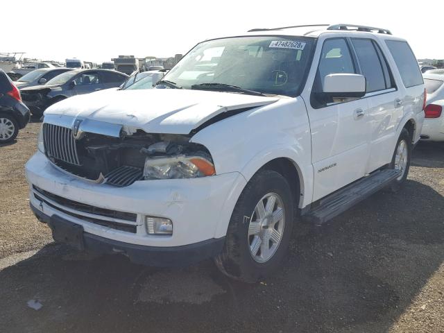 5LMFU27565LJ07225 - 2005 LINCOLN NAVIGATOR 白色 照片 2