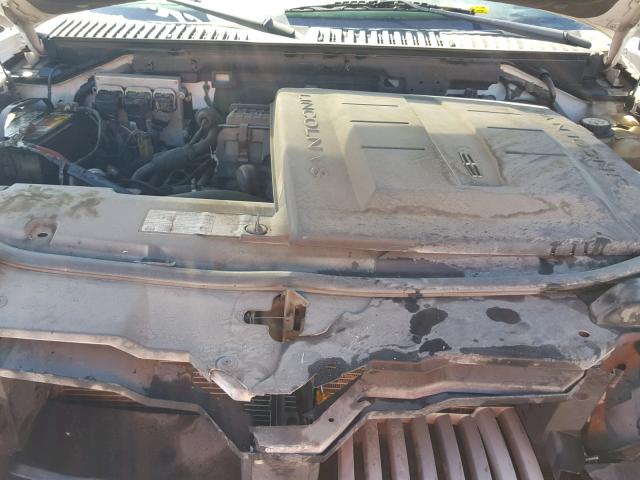 5LMFU27565LJ07225 - 2005 LINCOLN NAVIGATOR 白色 照片 7