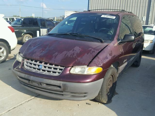 2P4GP45G3WR711628 - 1998 PLYMOUTH VOYAGER SE BURGUNDY photo 2