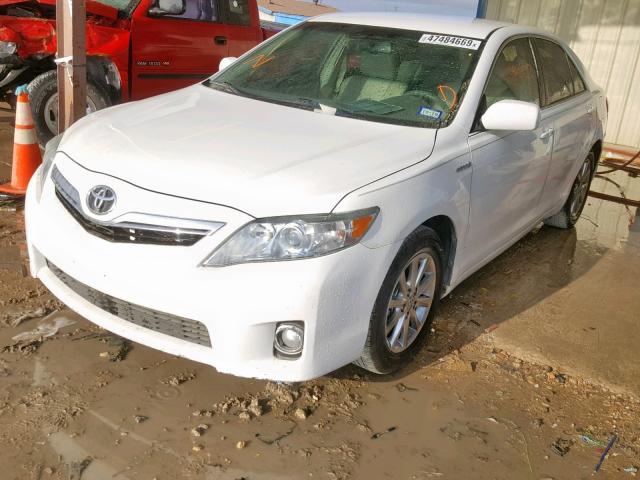 4T1BB3EK1BU129399 - 2011 TOYOTA CAMRY HYBR WHITE photo 2