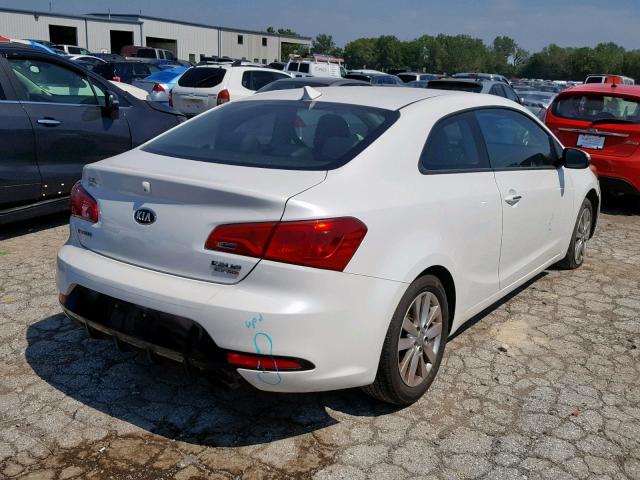 KNAFX6A88E5186858 - 2014 KIA FORTE EX WHITE photo 4